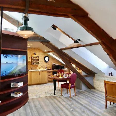 Lejlighed In Luxury Rentals, Medieval Center - Loft Stella Matutina -2p-ascenseur-climatisation