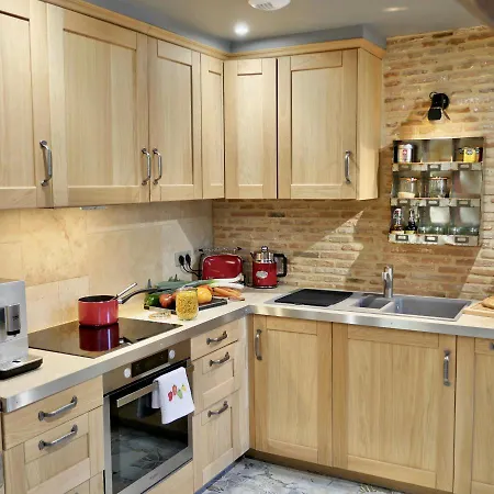 In Luxury Rentals, Medieval Center - Loft Stella Matutina -2p-ascenseur-climatisation Apartman